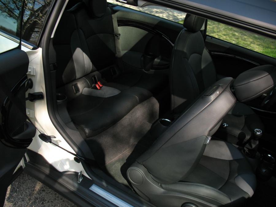  Mini Cooper Clubman 2008 года  (фото 25 из 53)